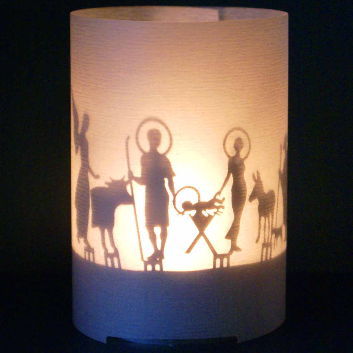 1001_Krippe_Jesuskind_Maria_Josef_Weihnachtszeit_Winterdeko_Beleuchteter-Winterzauber_Festliche-Feiertage_Weihnachtsbeleuchtung_Kerzenlicht