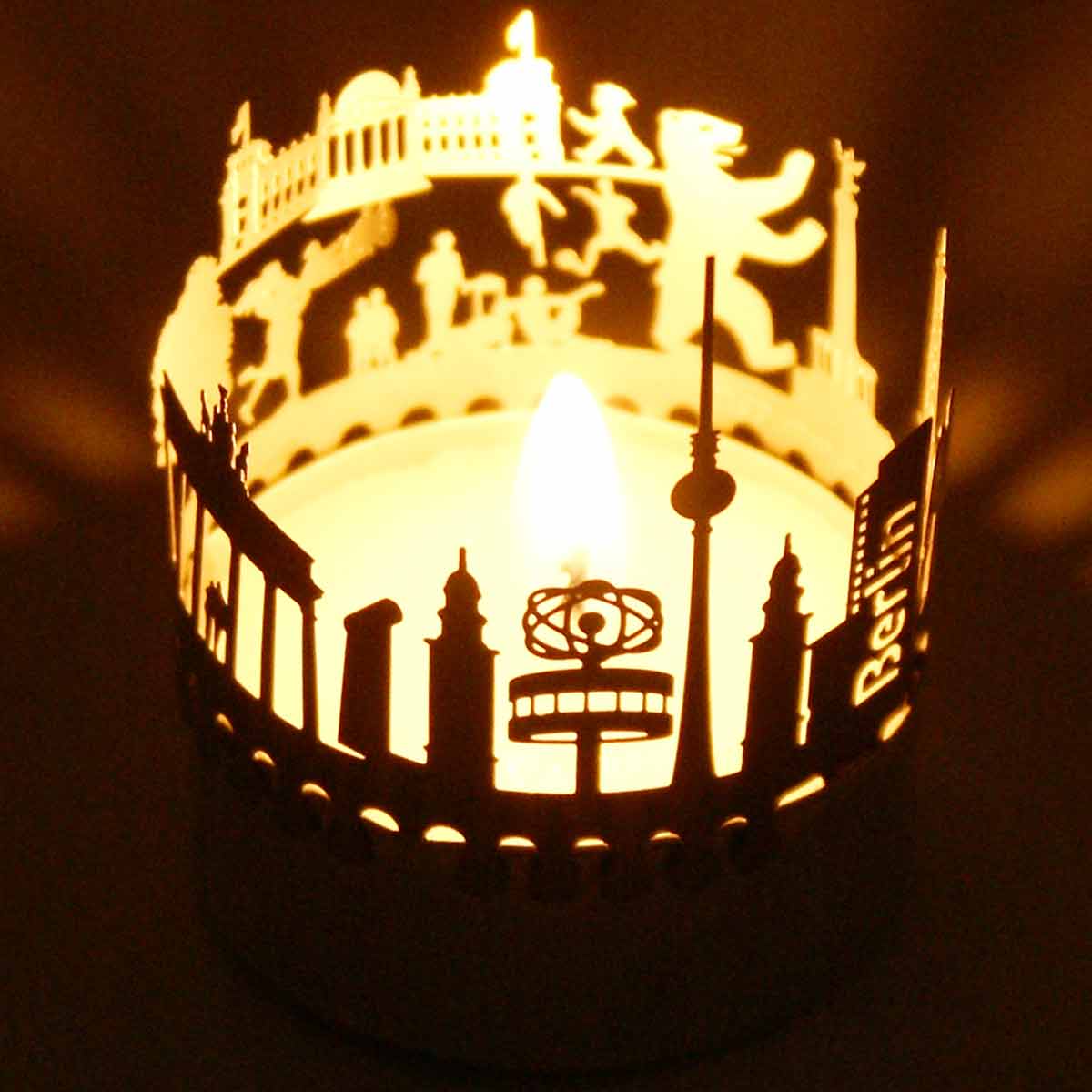 100_Berliner-Symbole_Schattenspiel_Postkarte_Souvenir_Brandenburger-Tor_Reichstag_Berliner-Mauer_Siegessaeule_Frankfurter-Tor_Funkturm_Fernsehturm_City-Light_1