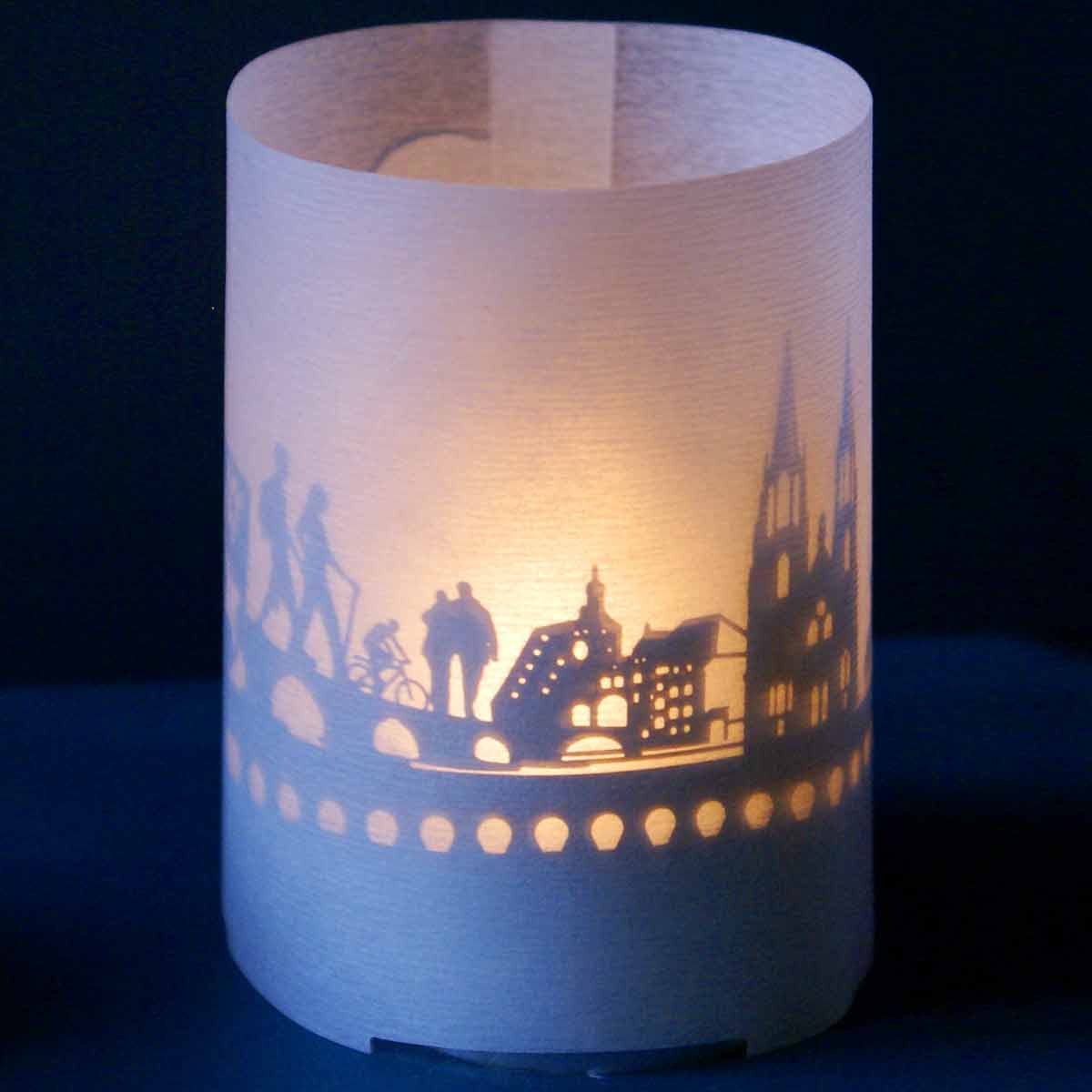 1122_Regensburg_Kerze_Geschenkidee_Souvenir_Motivkerze_City-Light_Skyline_Regensburger-Wappen_Dom-St_Peter_Donau_Rathausplatz_Stadttor_Wandern_Touristenattraktionen