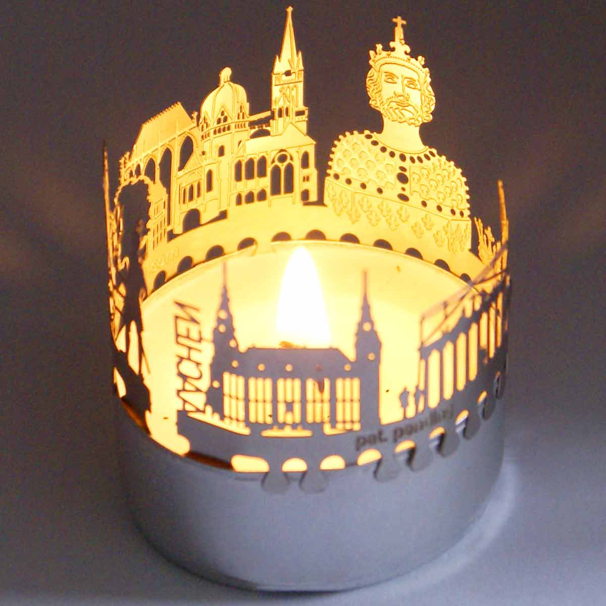 134_Aachen_Lichtzauber_Stimmungsvolle-Dekoration_Karlsbrunnen_Pfalzkapelle_Aachener-Dom_Theater-Aachen_Rathaus_Souvenir_Geschenk_Skyline_Postkarte_Erinnerung_1