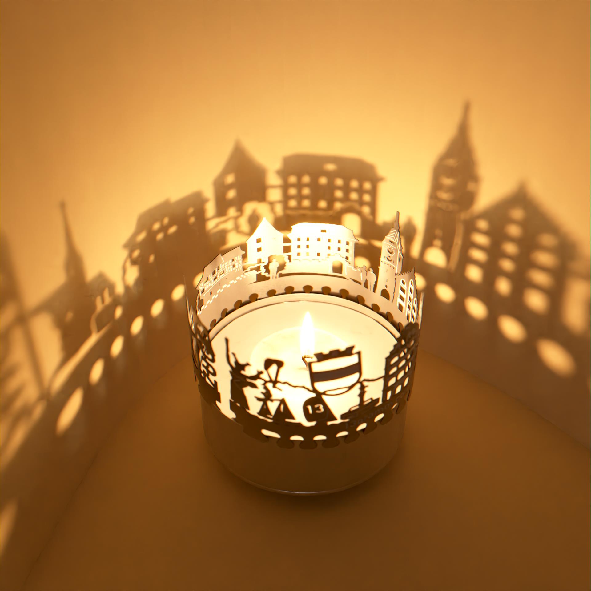 163_Zug_Windlicht_Schattenspiel_Stadtansicht_Mitbringsel_Geschenkidee_Zuger-See_Kapuzinerturm_Kolinplatz_Zytturm_Kunsthaus-Zug_Huwilerturm_Burg-Zug_St