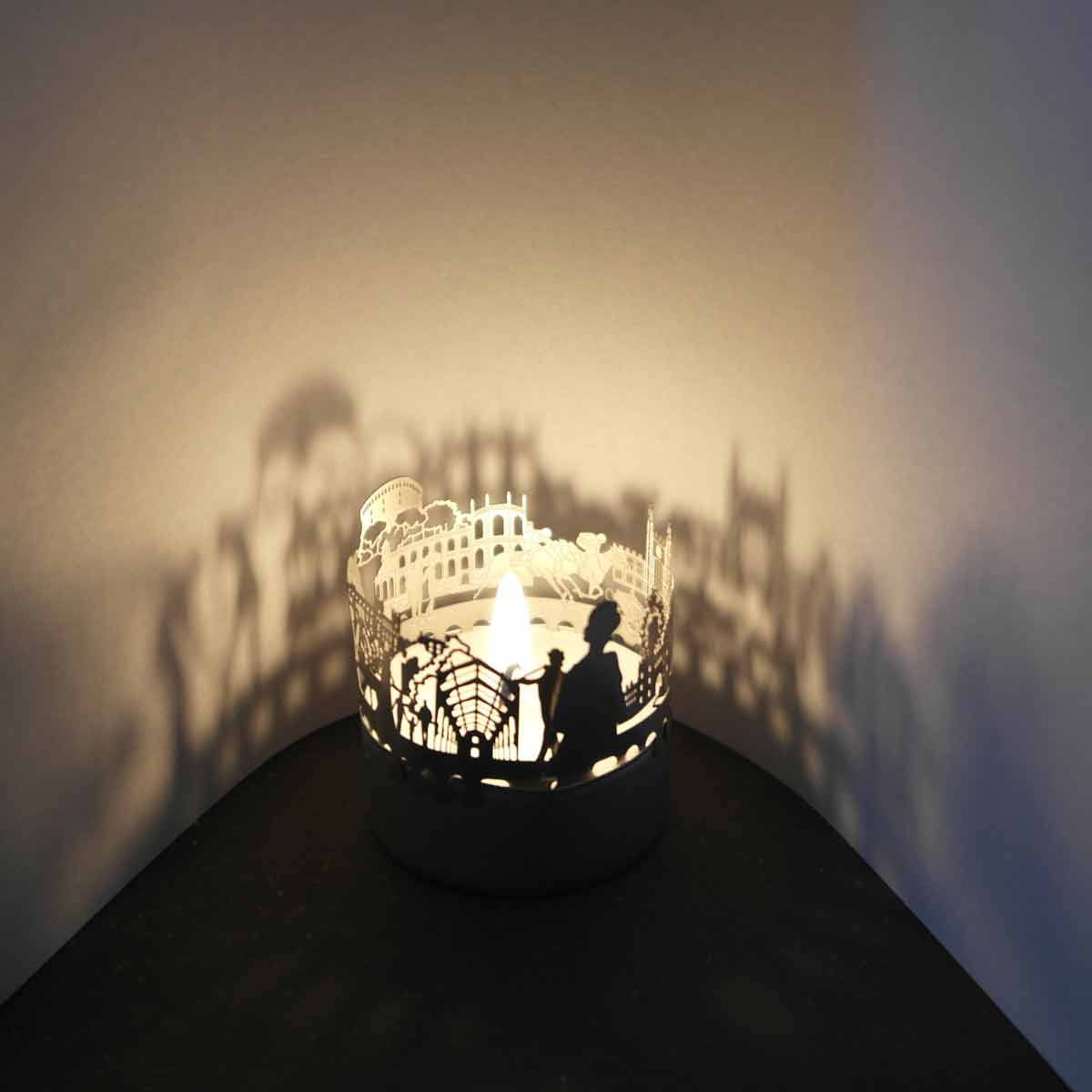 205_Geschenk_Windsor-Motivkerze_Andenken_Mitbringsel_Touristen_Urlaubssouvenir_Stimmungslicht_Skylineprojektion_Kerze_Postkarte_Windsor-Castle_St_Georges-Chapel_1