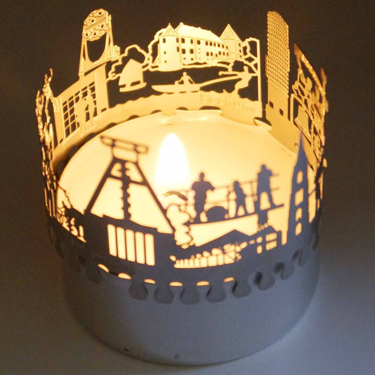 260_Bochum_Schattenspiel_Postkarte_Kerzenlicht_Geschenk_Skyline_Teelicht_Stimmungslicht_Ruhrgebiet_Andenken_Sehenswuerdigkeiten_Dekoration_Ruhr-Universitaet_1