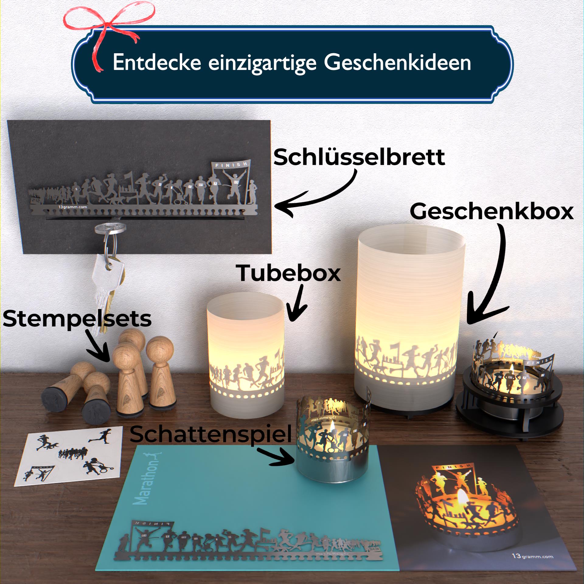 51_Marathon_Geschenkidee_Marathon-Fan_Teelicht_Wohnaccessoire_Motivkerze_Schattenspiel_Postkarte_Sportgeschenk_Marathon-Motiv_Ziel_Startnummer_Fitness_Ausdauer_2