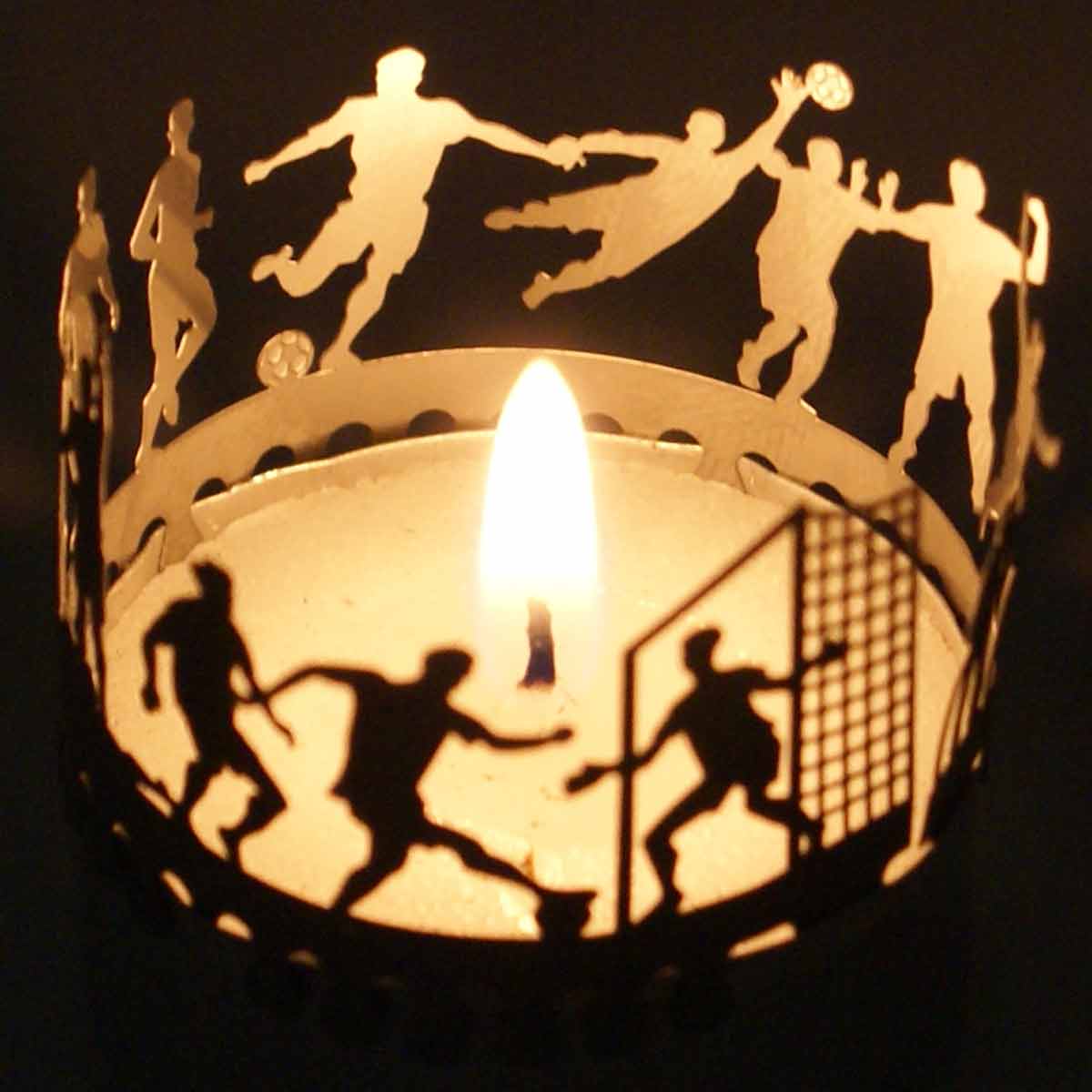 52_Fussball_Motivkerze_Teelichthalter_Schattenspiel_Geschenk_Atmosphaere_Postkarte_Torwart_Trainer_Rote-Karte_Tor_Anstoss_Elfmeterschiessen_Fussballspiel_1