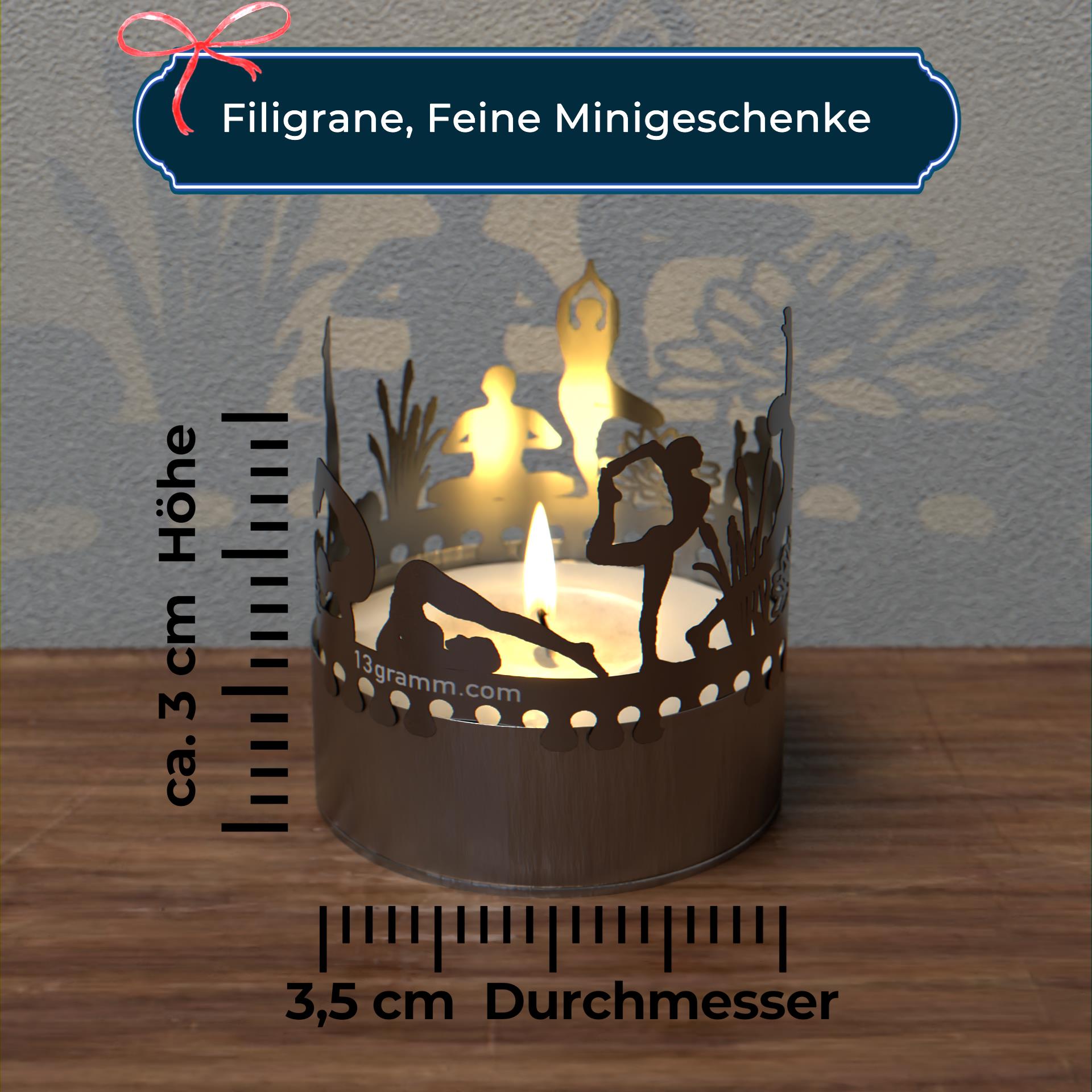 65_Yoga_Geschenk_Wohnaccessoire_Meditationslicht_Schattenspiel_Postkarte_Entspannung_Stimmungslicht_Yogamotiv_Kerze_Ruhe_Harmonie_Spiritualitaet_Yoga-Motivkerze_1